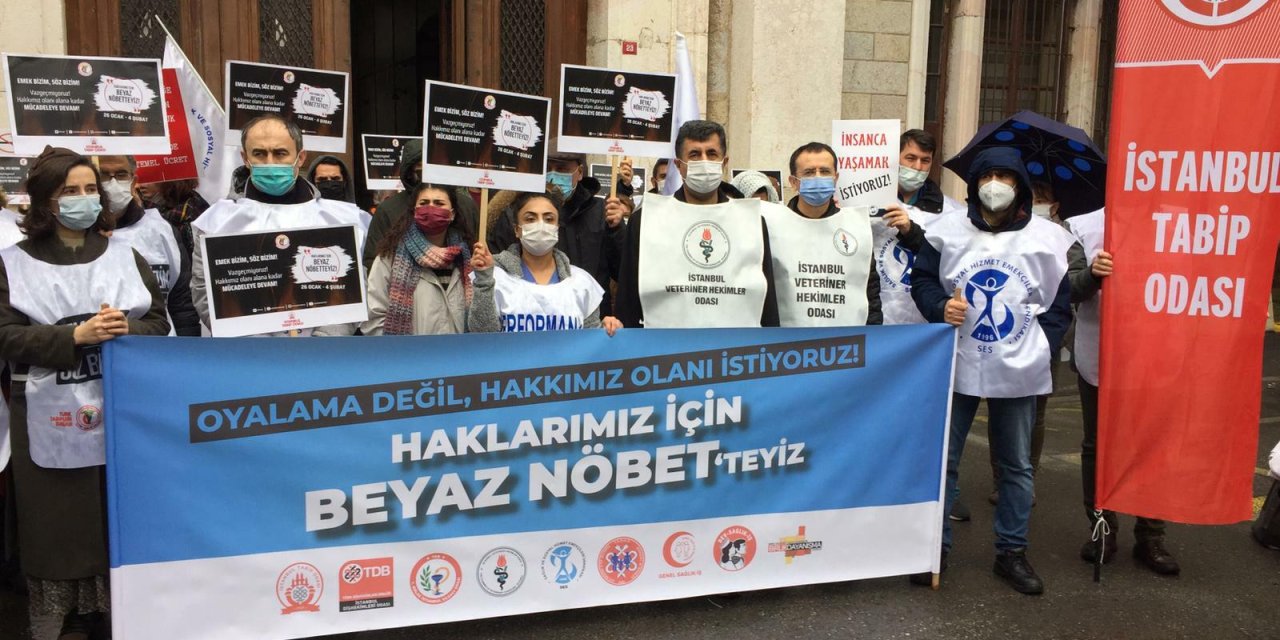 SAĞLIKÇILARDAN 'BEYAZ NÖBET' EYLEMİ: TASARI MECLİS’E GELENE KADAR NÖBETTE OLACAĞIZ