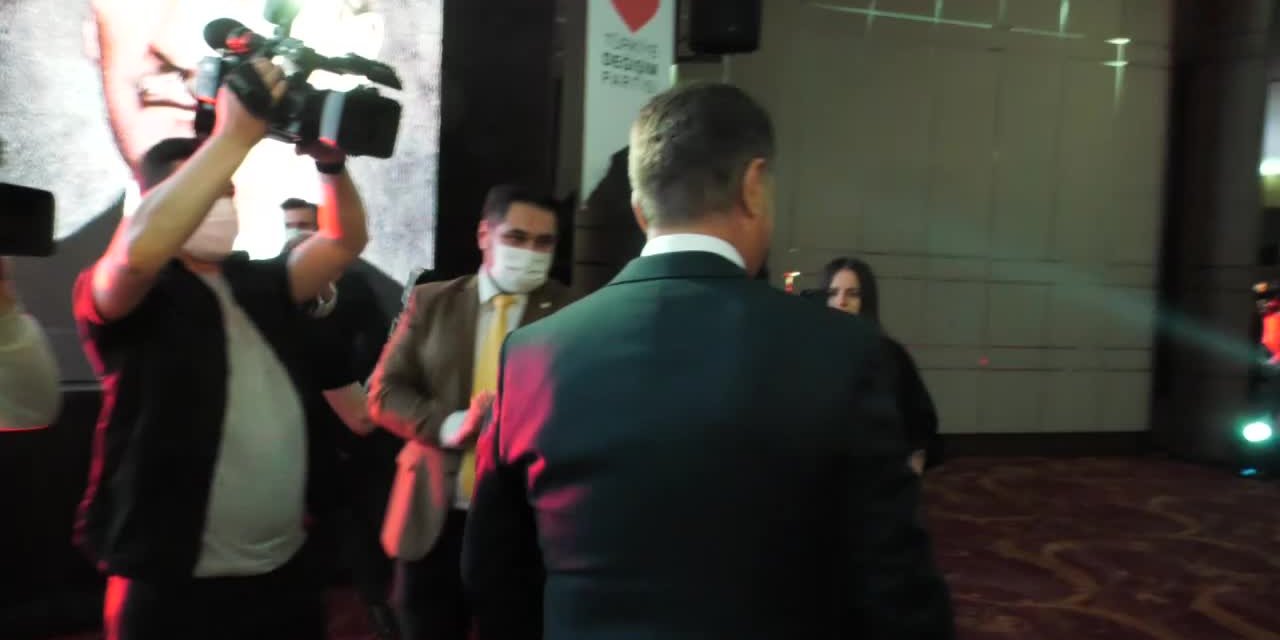 Gelen Hesaba Kızıp Kafeye Molotof Attı