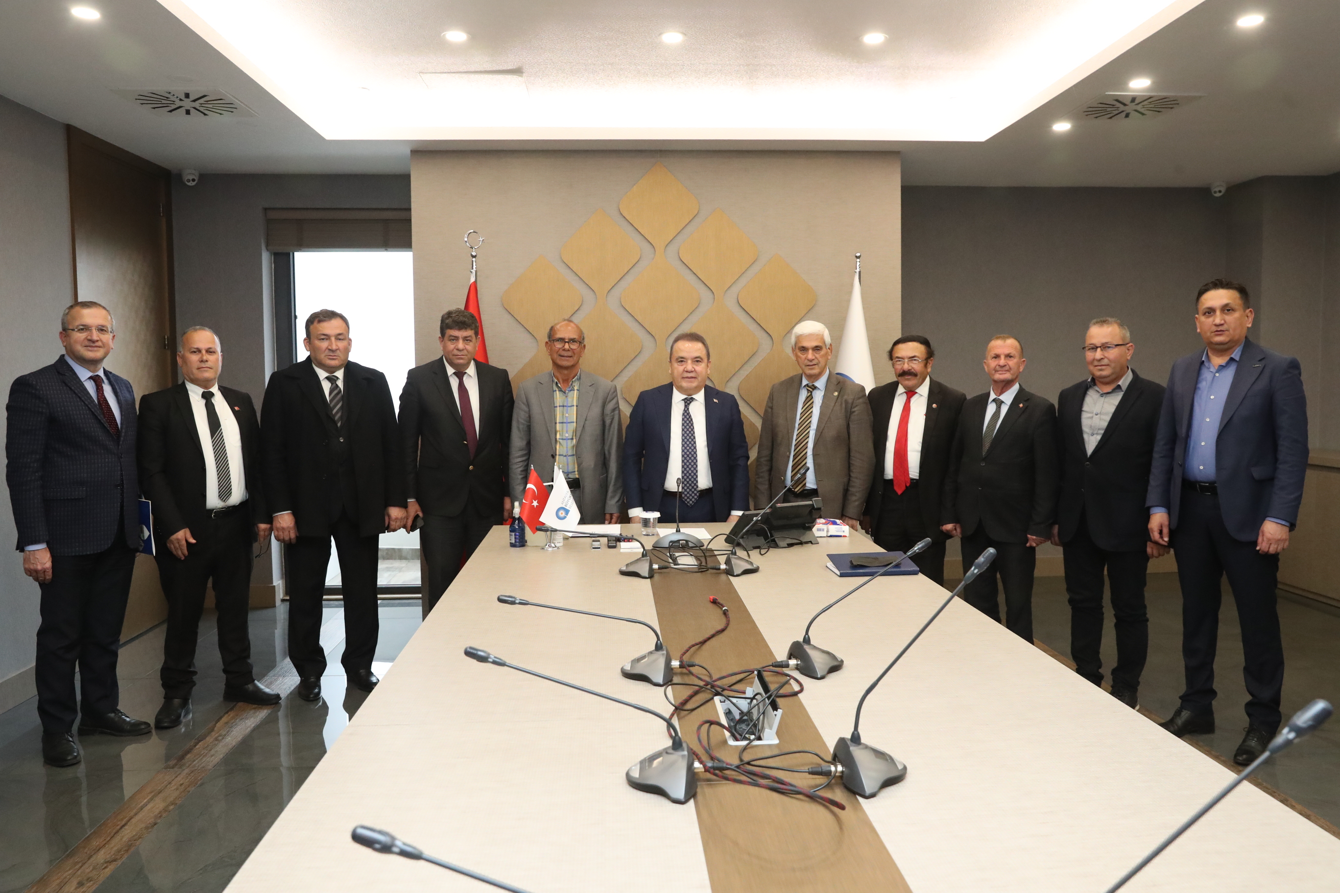 Kırcamili Muhtarlardan Başkan Böcek’e teşekkür