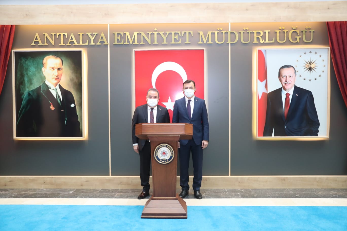 Başkan Muhittin Böcek’ten Emniyet Müdürlüğü ve Jandarma Komutanlığı’na nezaket ziyareti