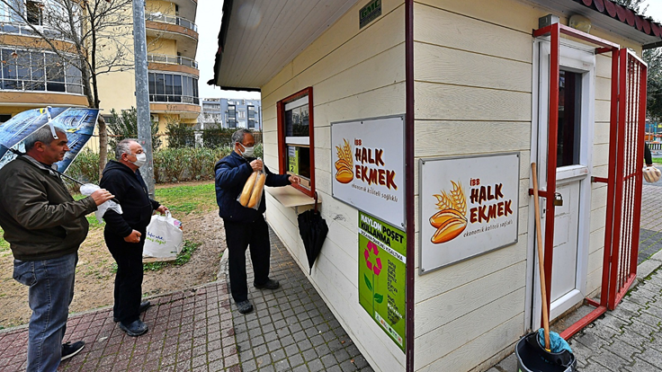 İzmir’in “Halk Ekmek” modeli yüzleri güldürdü