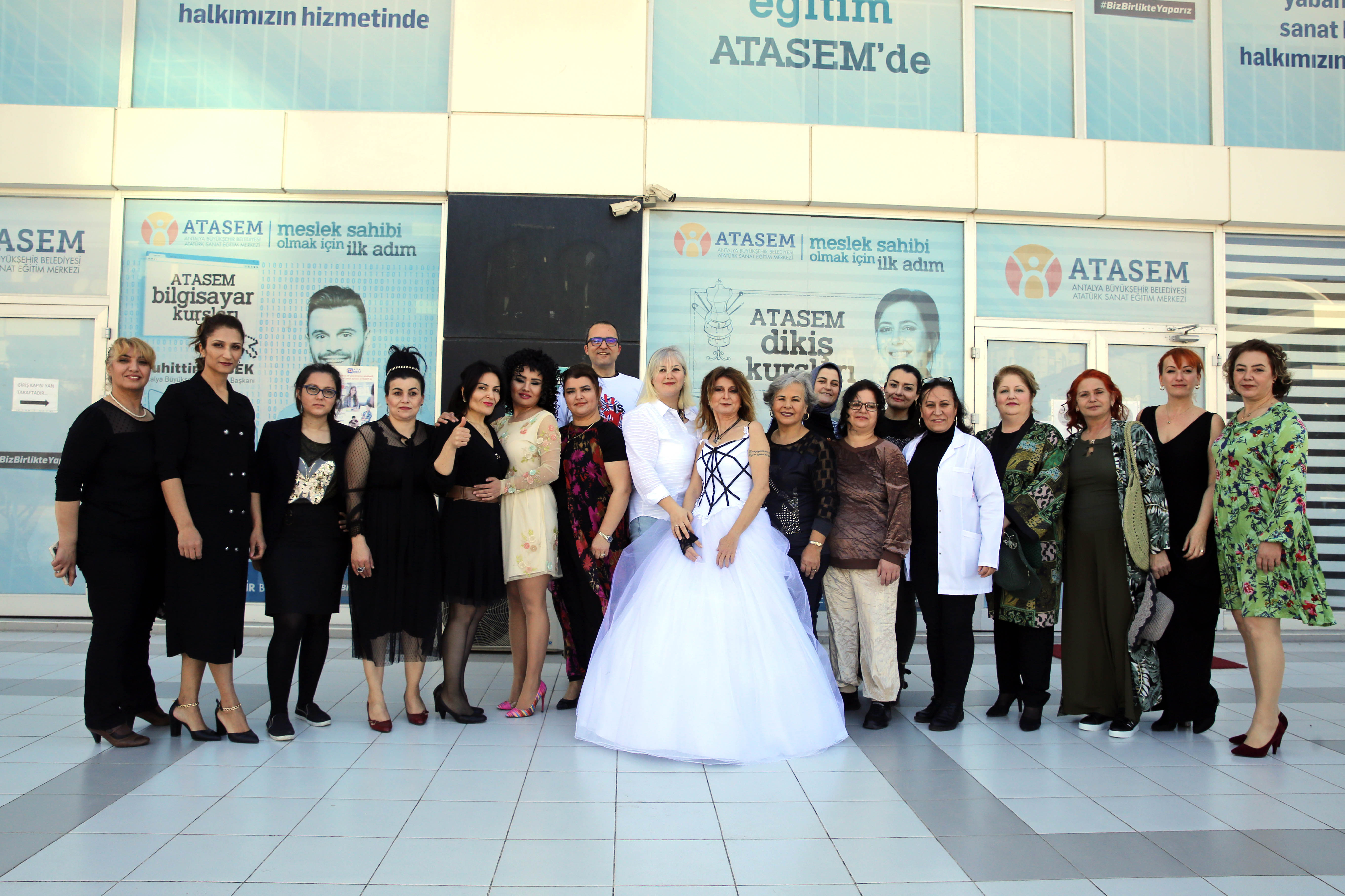 ATASEM kursiyerleri kendi diktiklerini tanıttılar