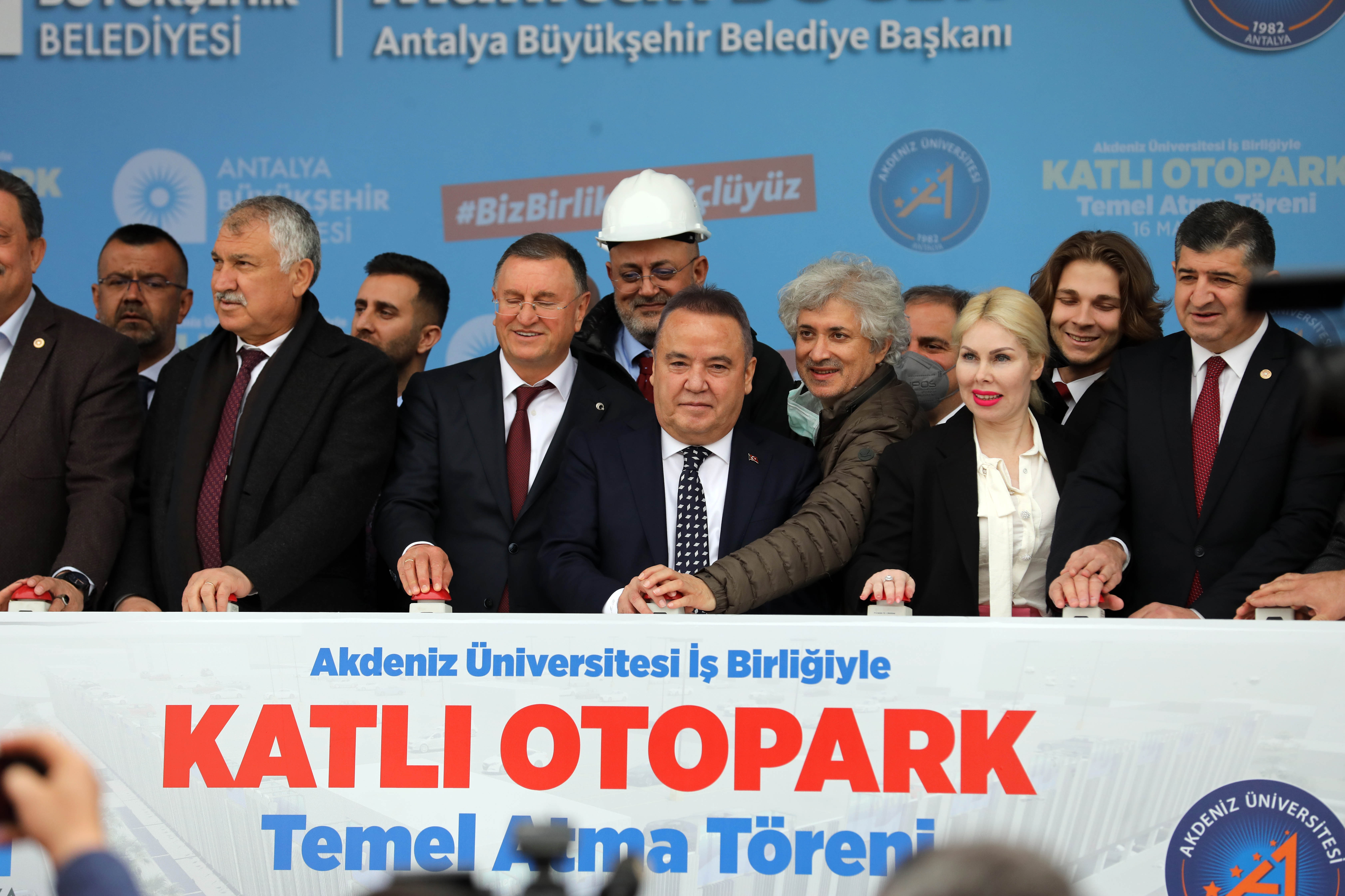 Akdeniz Üniversitesi Hastanesi katlı otoparkın temeli atıldı Başkan Böcek, ‘Halka yönelik projeler üretiyoruz’