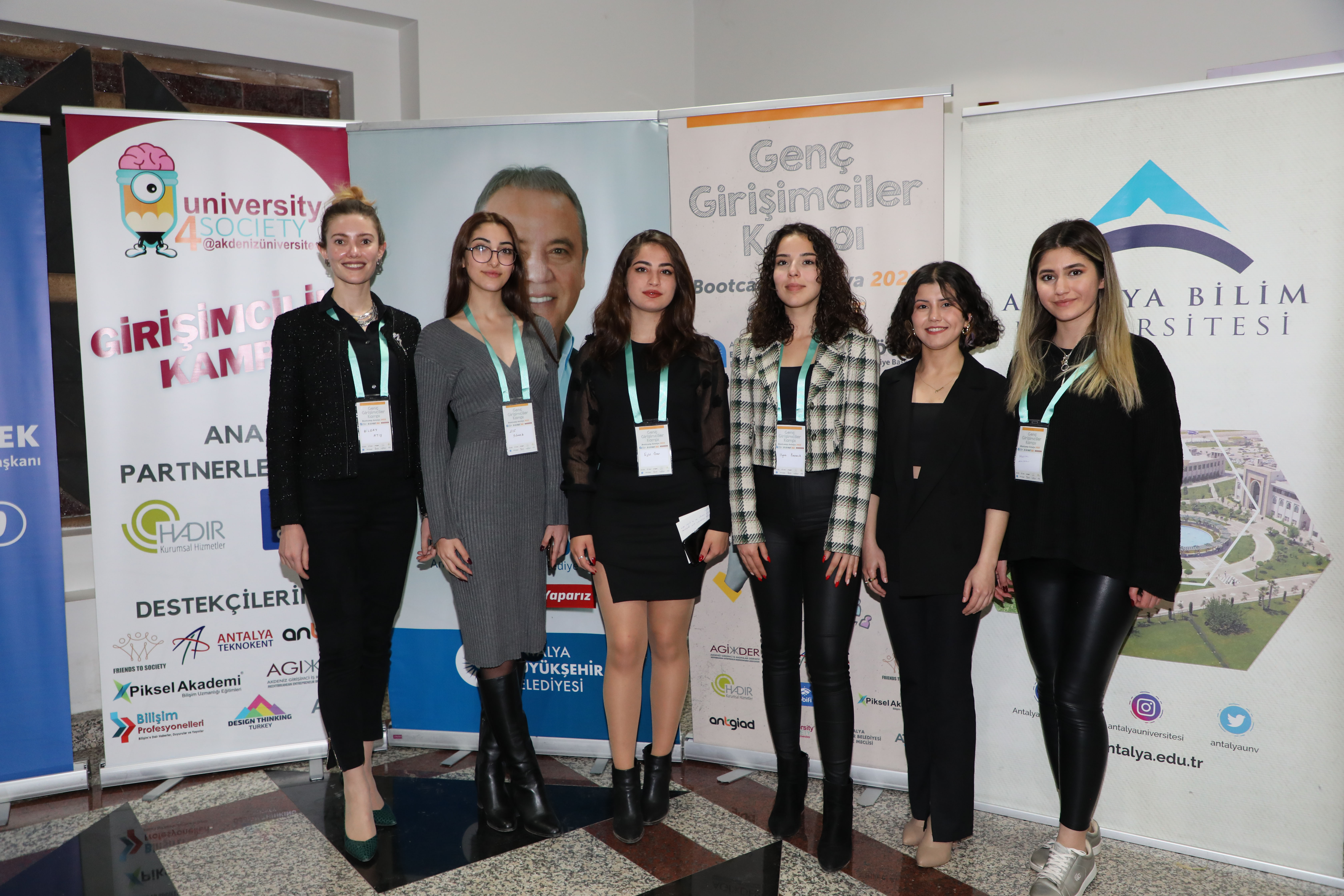 Antalya Genç Girişimciler Kampı başladı