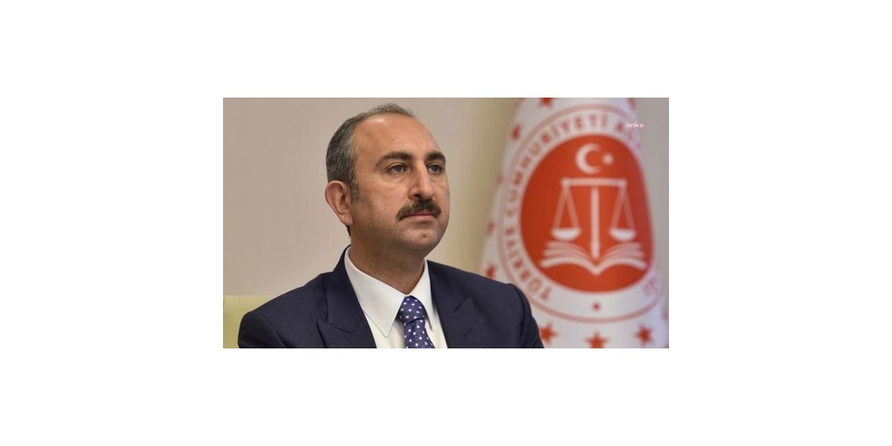 Otomobilin Takla Atıp 100 Metre Sürüklenmesi Kamerada