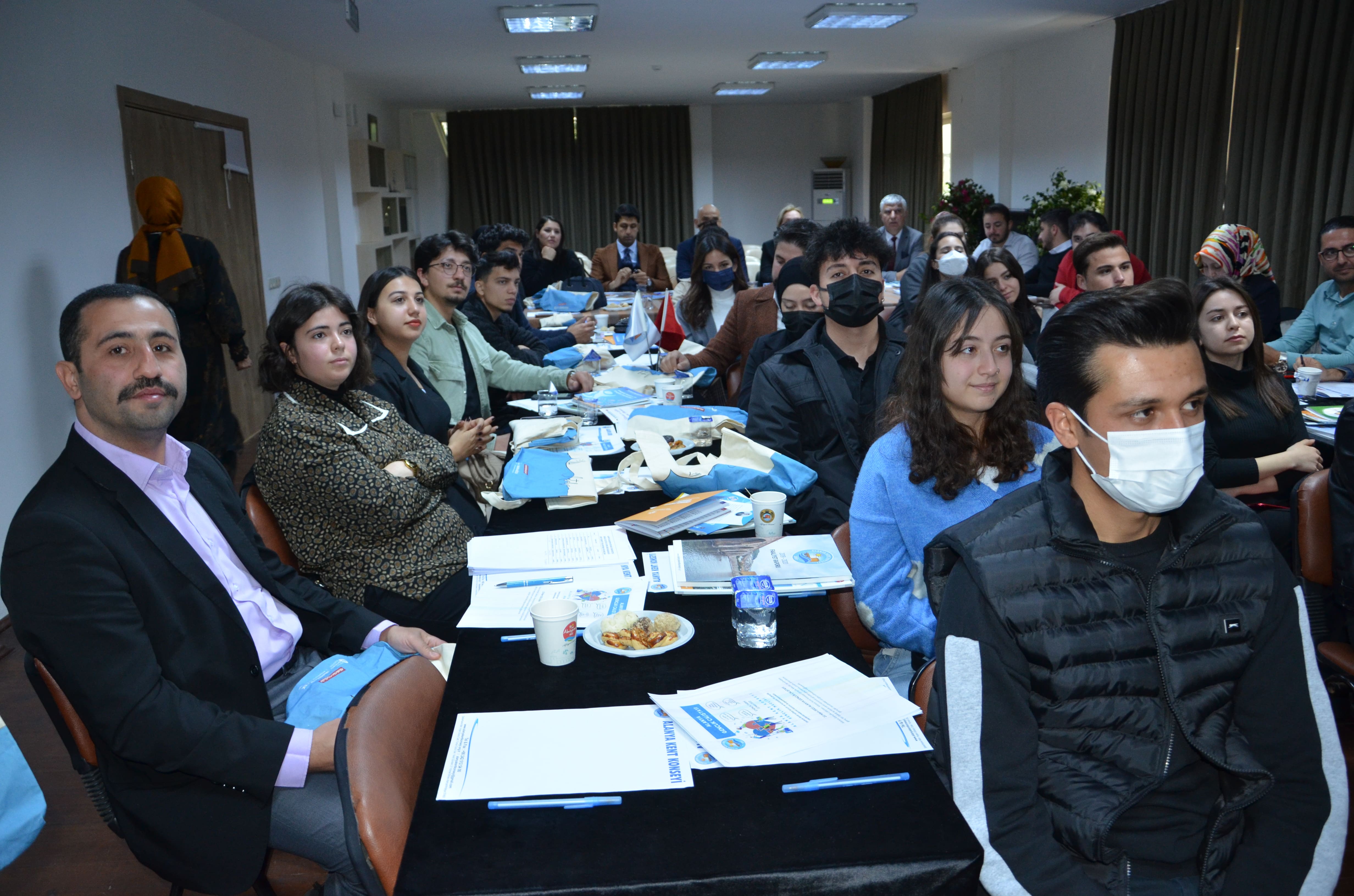 Alanya Gençlik Çalıştayı’nda sorunlar masaya yatırıldı