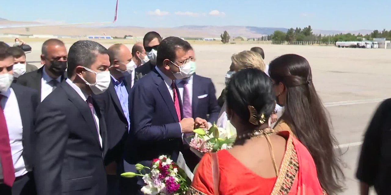 İMAMOĞLU: SİYASİ BEKLENTİLERİ OLMADI DİYE BİZİMLE MÜCADELE EDİYOR AMA ASLA VAZGEÇMEYEN KARAKTERİMİZİN FARKINDA DEĞİLLER