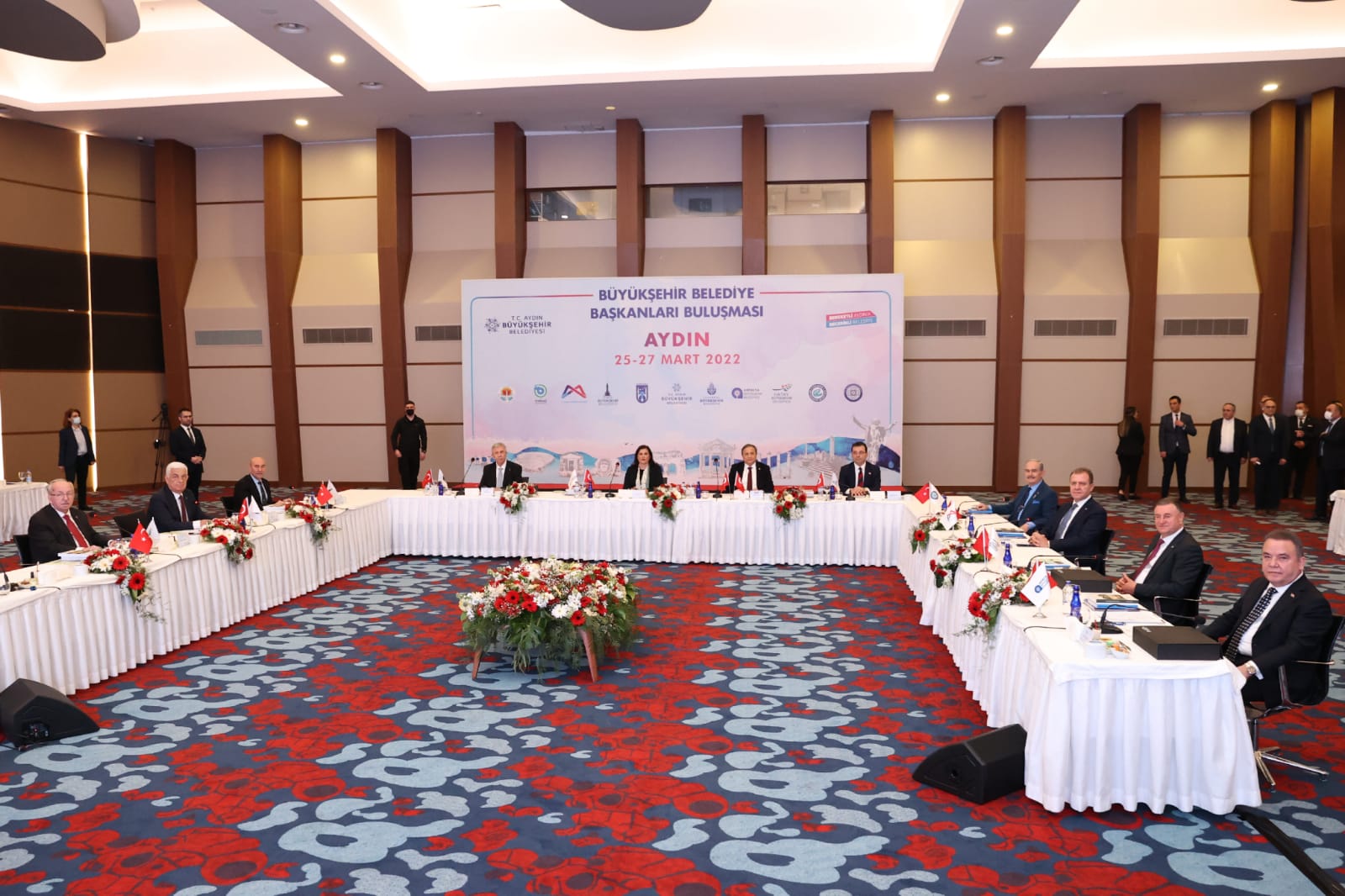 CHP’li 11 Büyükşehir Belediye Başkanı Aydın’da buluştu