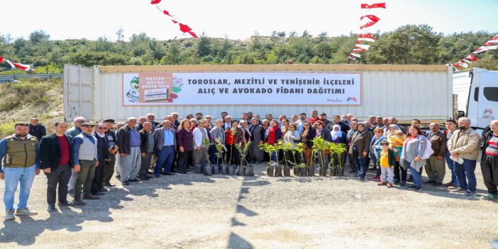 Mersin Büyükşehir’den Toroslar, Mezitli ve Yenişehir’deki 105 Üreticiye Avokado ve Alıç Fidanı
