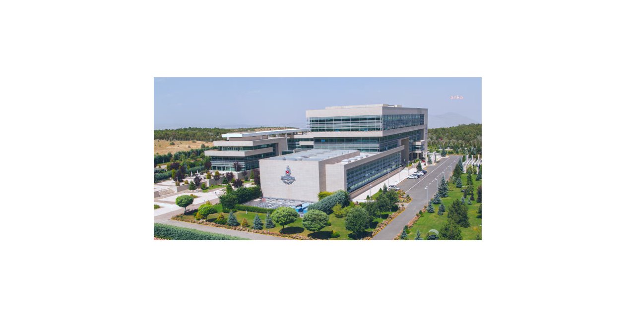 Mahalleyi "Çin Seddi" Gibi Ayırdılar