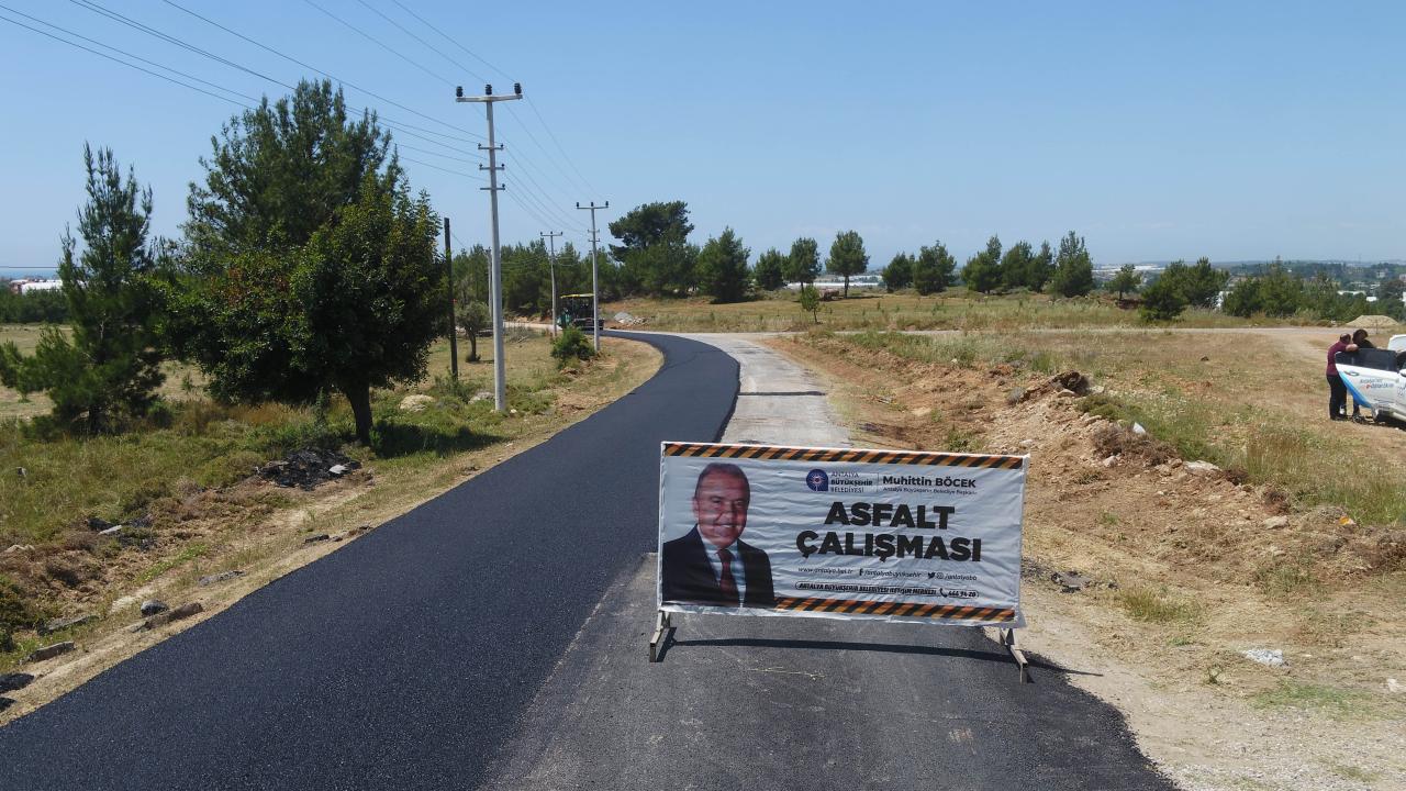 Büyükşehir Manavgat Sülek’e Sıcak Asfalt Yapıyor