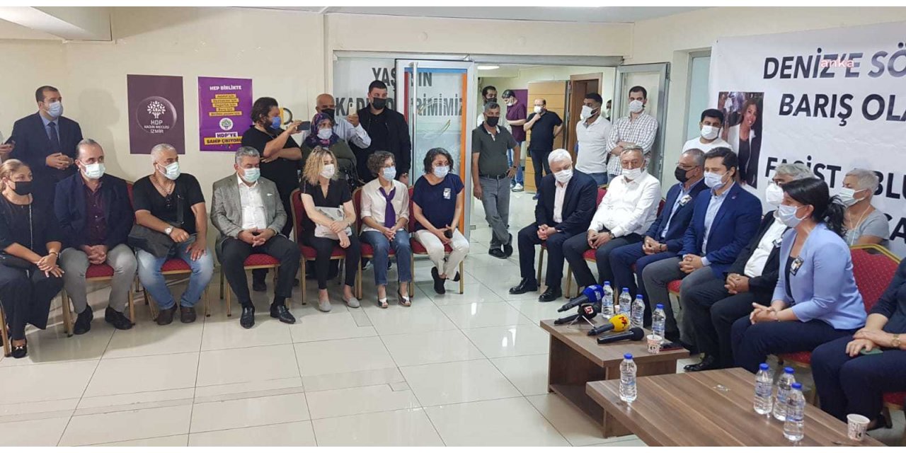 Tıra Arkadan Çarpan Otomobilde Bulanan 2 Kişi Yaralandı