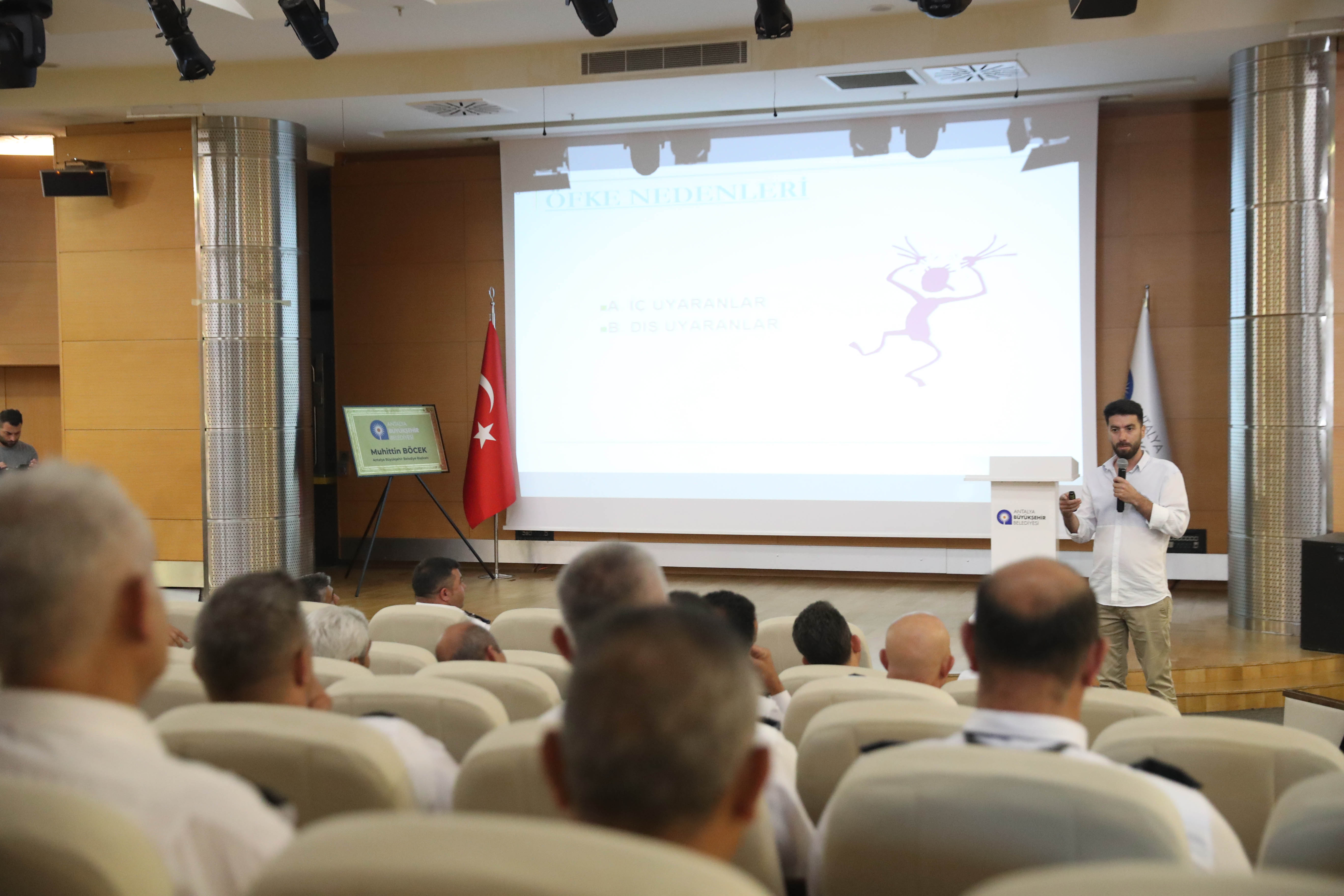 Büyükşehir’den Otobüs Şoförlerine “Öfke” Eğitimi