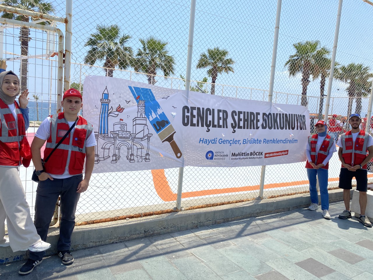 Gençler Kente Renk Kattı