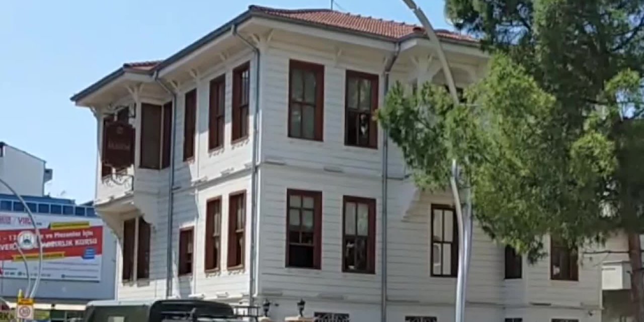 SAKARYA BÜYÜKŞEHİR BELEDİYESİ RESTORE ETTİ, SAHİBİ SATILIĞA ÇIKARTTI