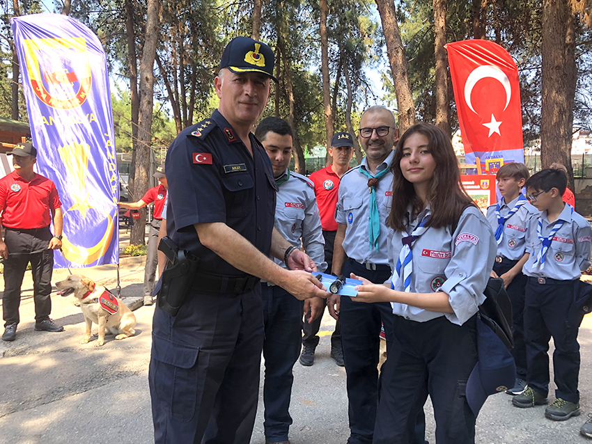 Büyükşehir izcilerinden Jandarma Komutanlığı’na ziyaret