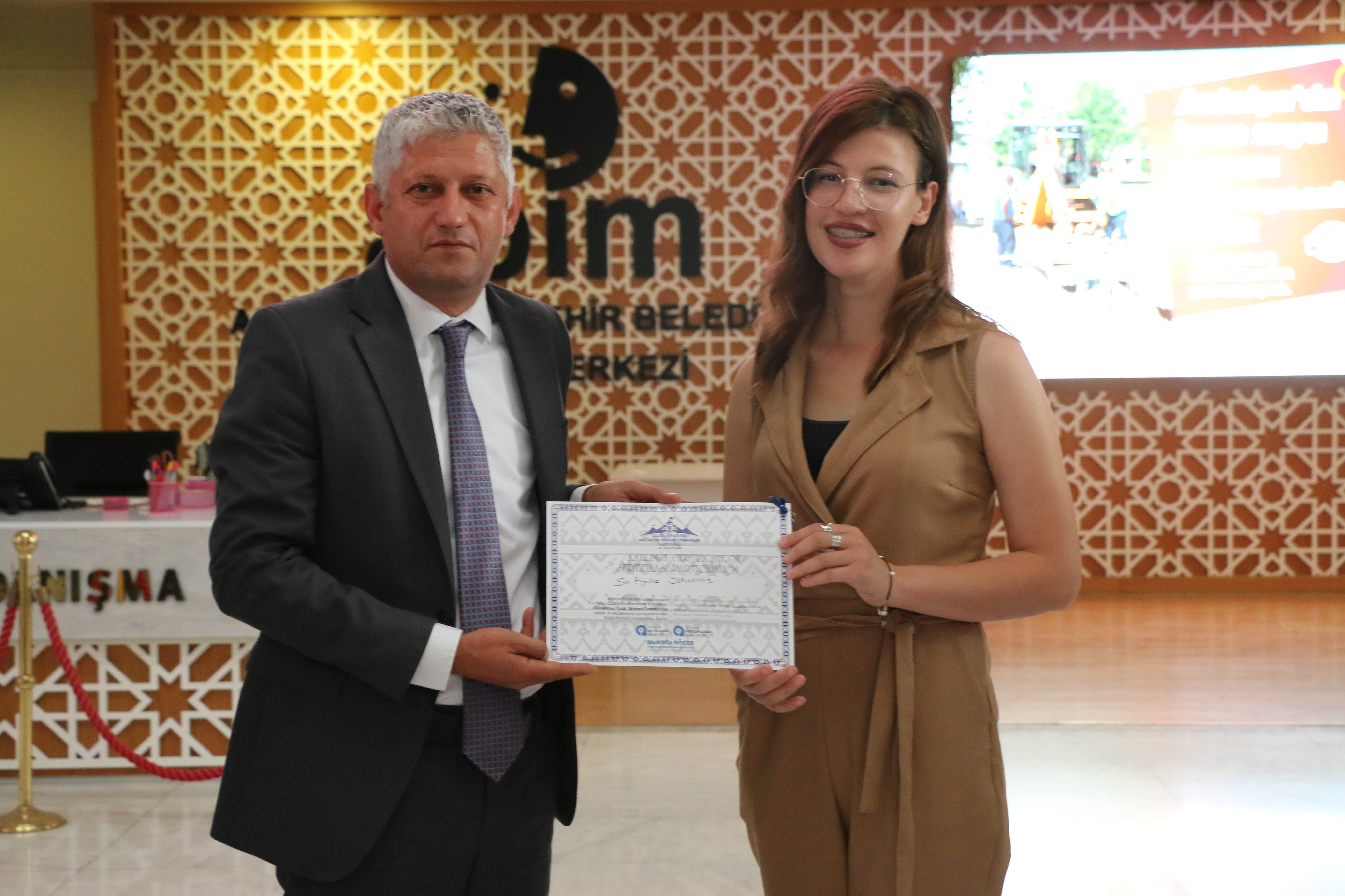 Büyükşehir’in Genç Gönüllüleri Sertifika Aldı