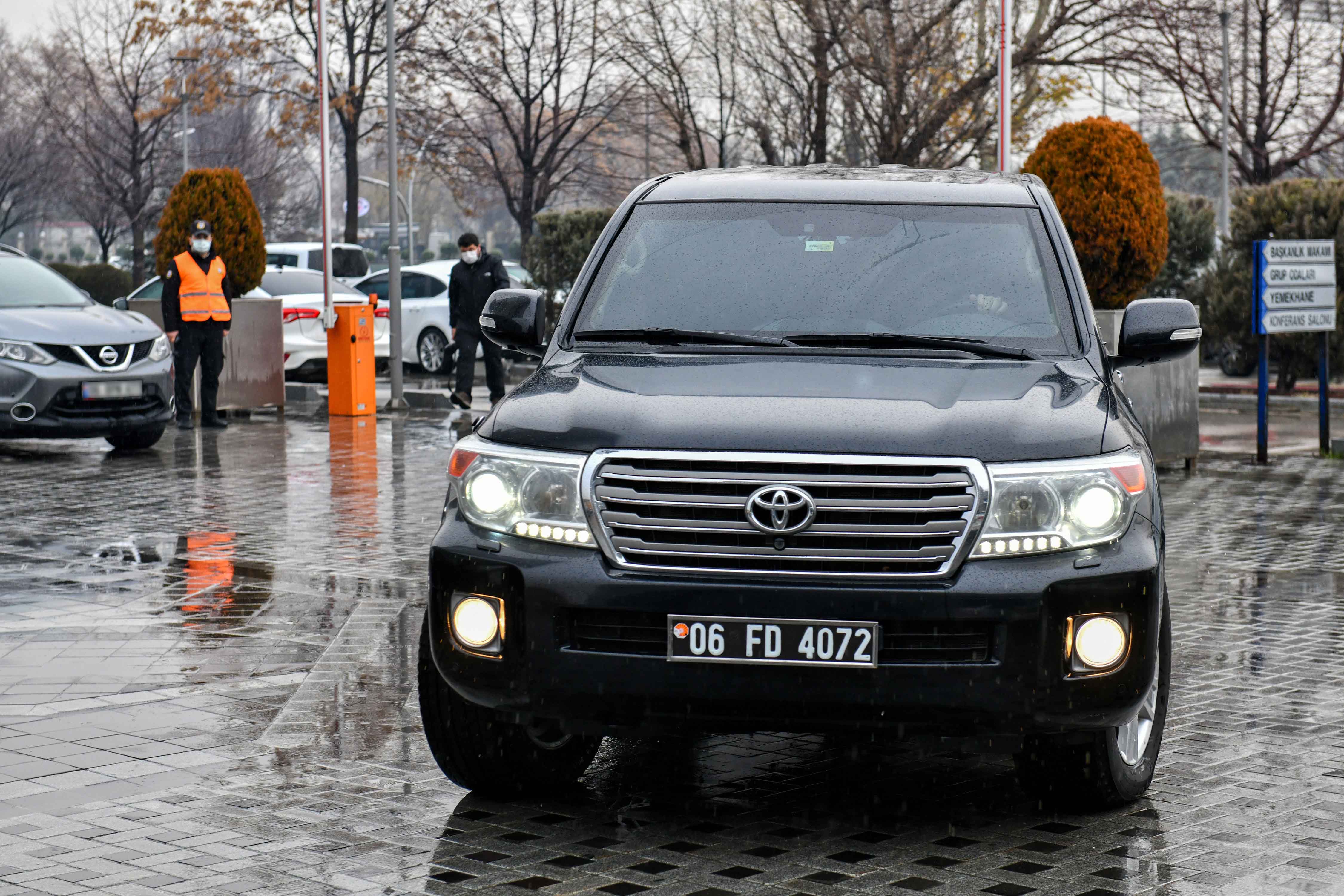 ANKARA BÜYÜKŞEHİR BELEDİYESİNDEN CANLI YAYINDA ZIRHLI CİP SATIŞI