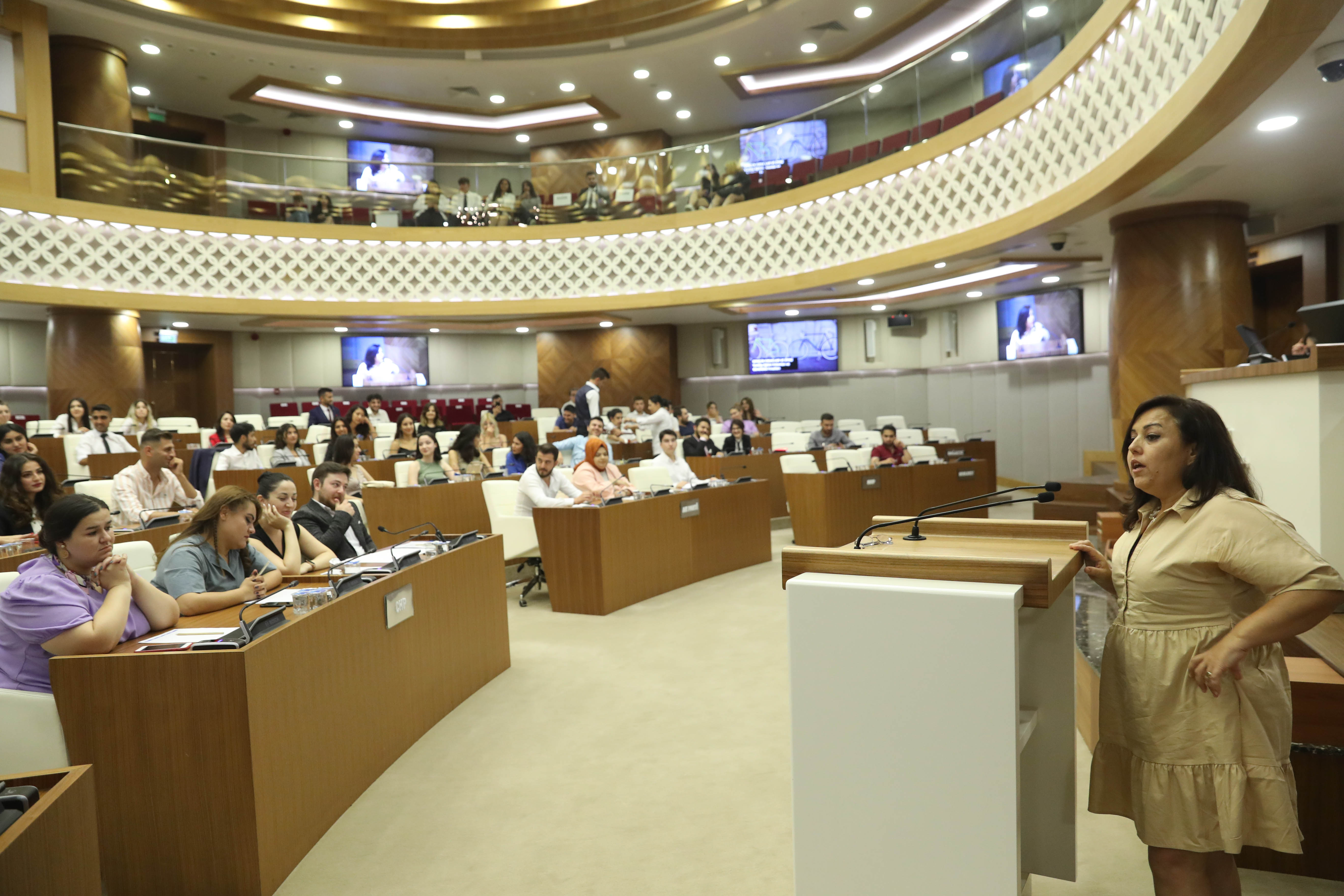 Gençlik Meclisi Üyelerine Yurtdışı Fırsatları Anlatıldı