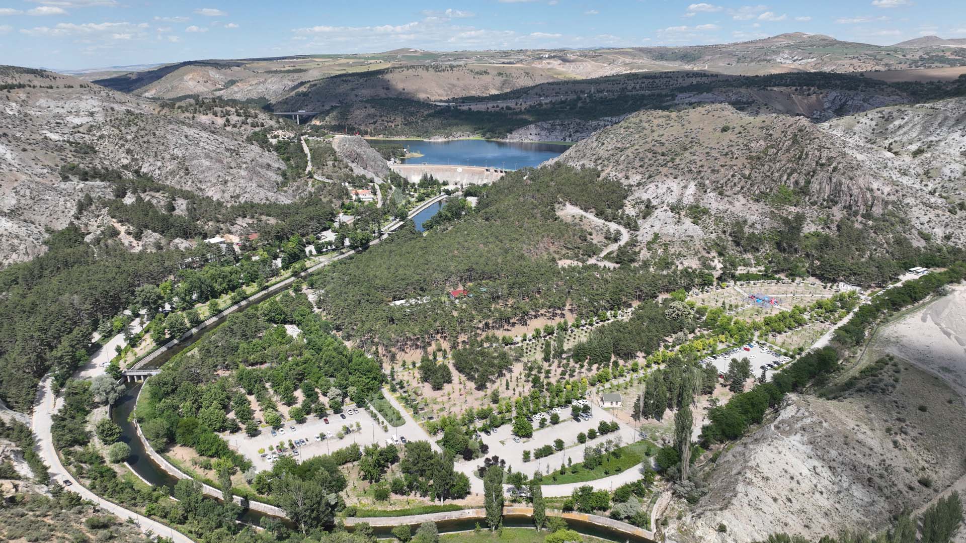 ÇUBUK-1 BARAJI’NDA YAZ AKŞAMLARI KONSERLERİ ÖZCAN DENİZ İLE BAŞLIYOR