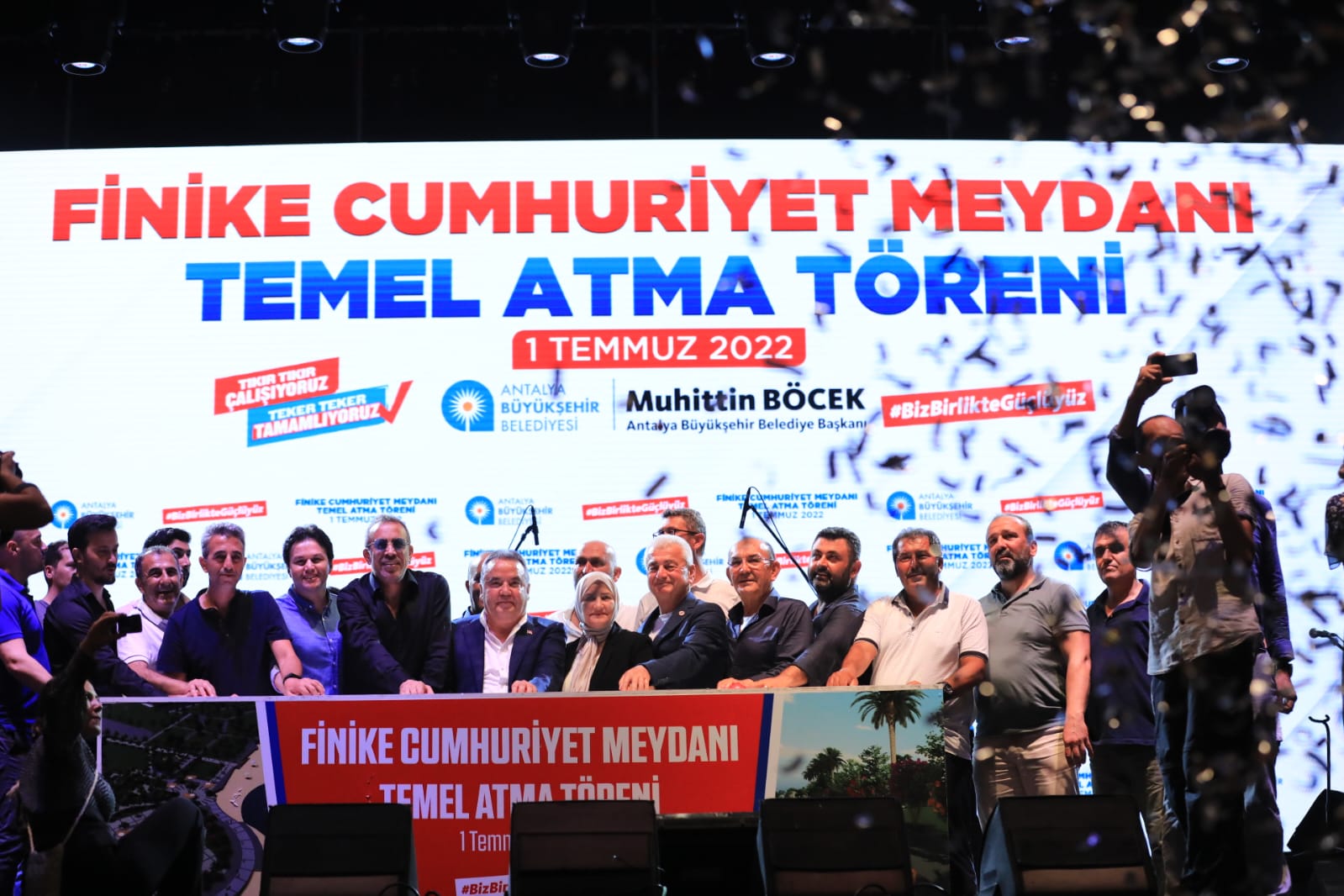Finike Cumhuriyet Meydanı’nın Temeli Atıldı Başkan Böcek, “Finike’ye 300 milyon TL’nin üzerinde yatırım gerçekleştirmiş olacağız”