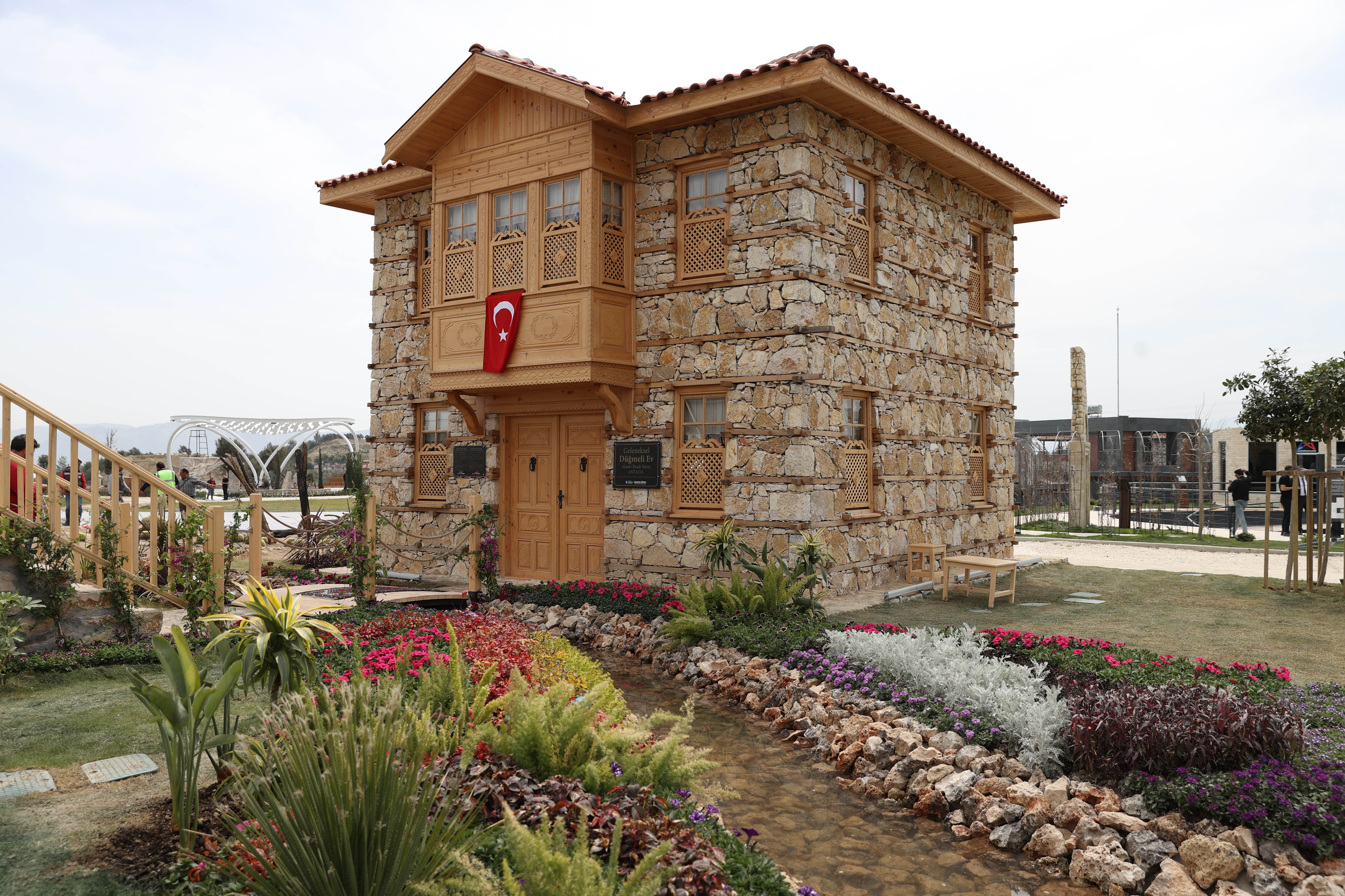 Antalya Büyükşehir Belediyesi ödüle doymuyor