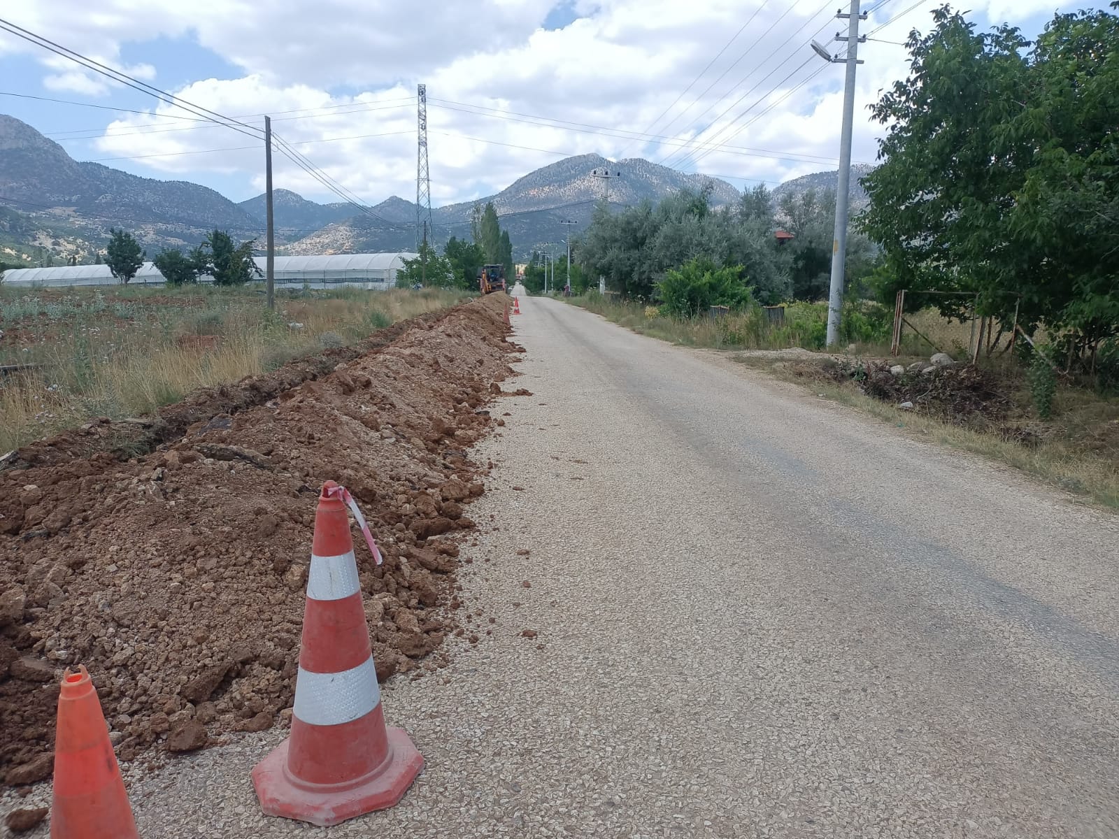 Elmalı’da Alt Yapı Çalışmaları Sürüyor
