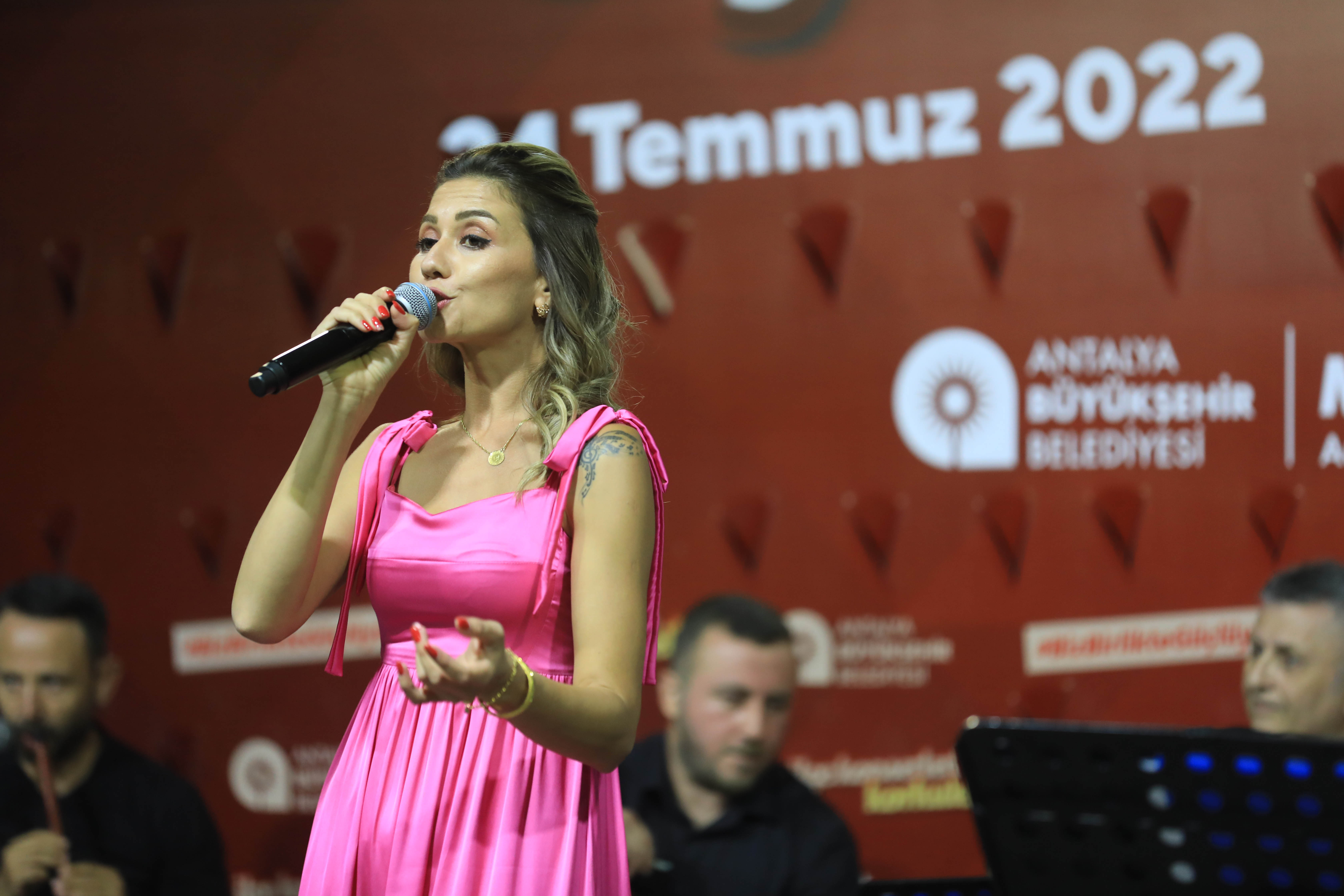 Büyükşehir Belediyesi’nin Yaz Konserleri Sürüyor