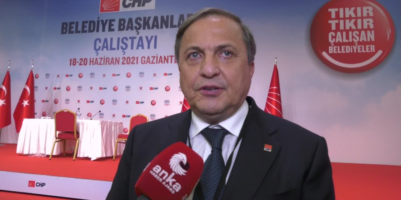 İSTANBUL’DA SAĞANAK YAĞIŞIN ETKİLERİYLE MÜCADELE SÜRÜYOR