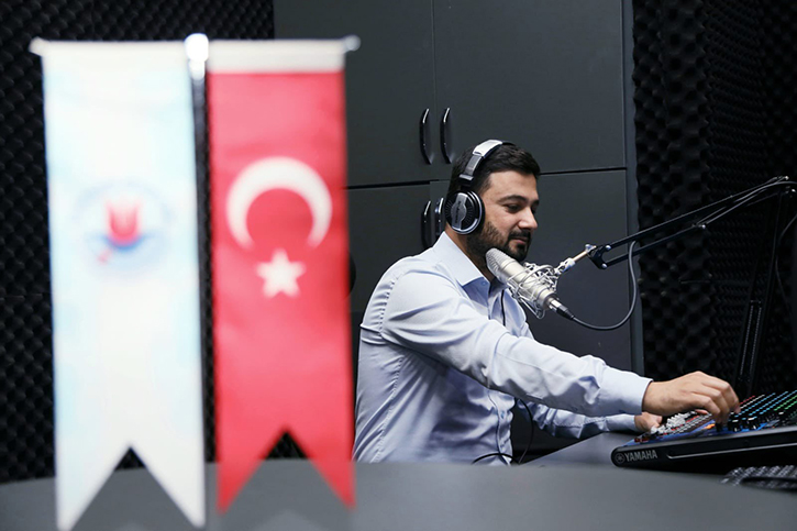 BAŞKAN ÖZTEKİN MİKSERİN BAŞINA GEÇTİ