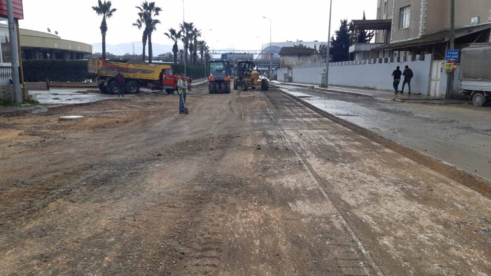 Silaj makinesine kaptırdığı ayağı koptu