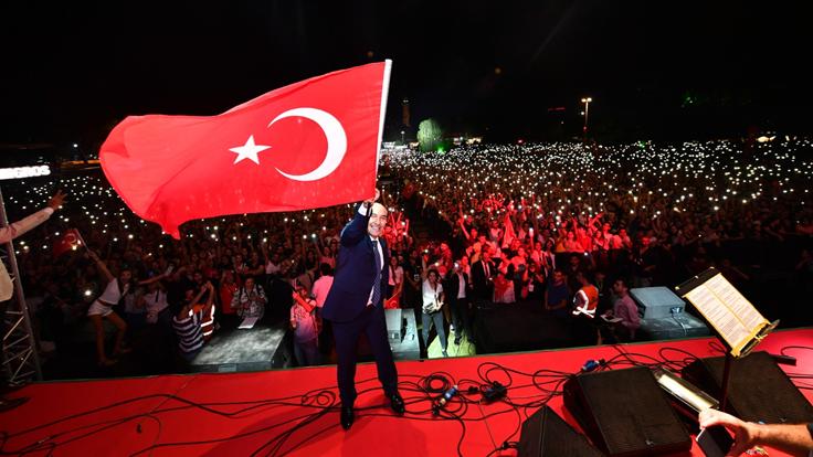 İzmir’de yüzyılın gecesi yaşanacak