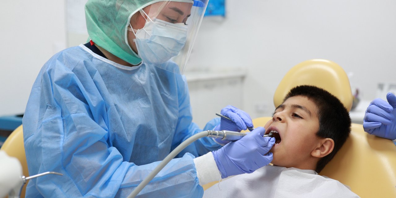 ANTALYA BÜYÜKŞEHİR'DEN DİŞ SAĞLIĞI HİZMETİ... 2 AYDA 980 ÇOCUĞU SAĞLIĞINA KAVUŞTURDULAR