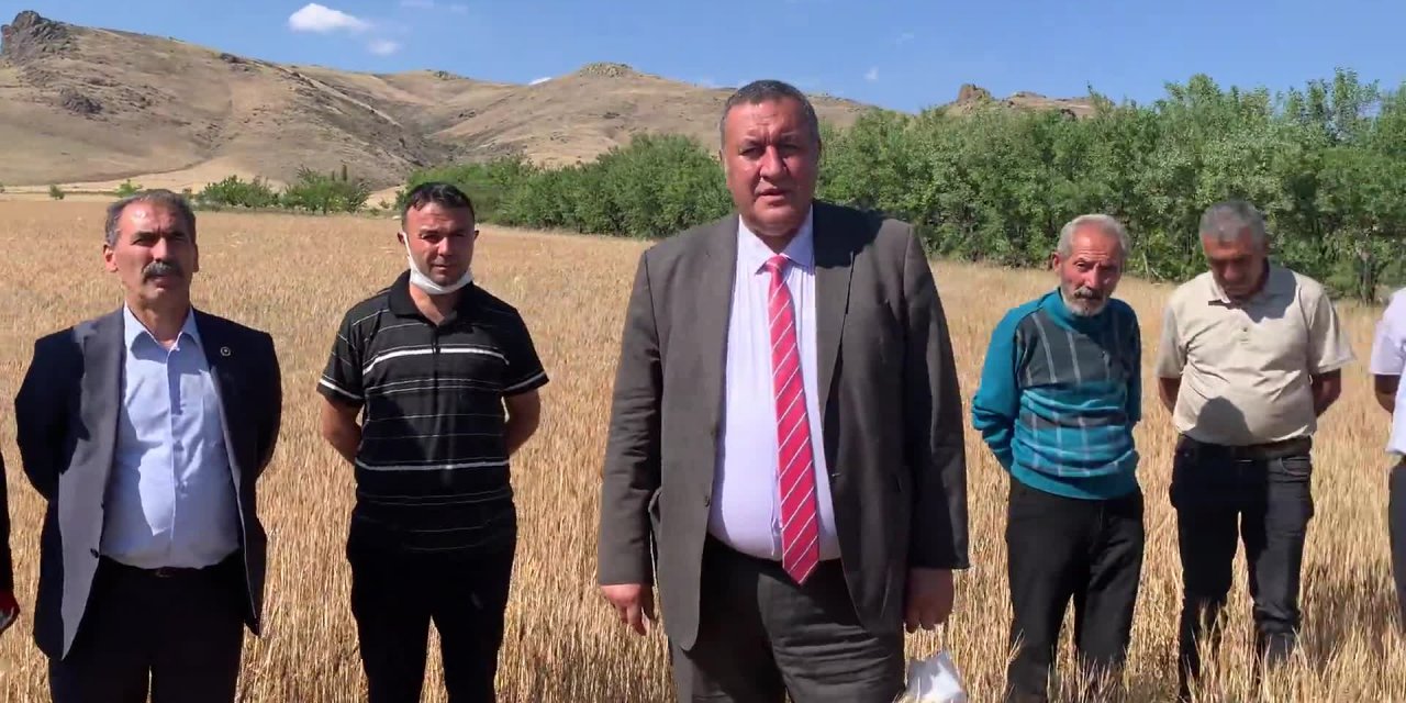 GÜRER’İN BULUŞTUĞU ÇİFTÇİ UYARDI: "BELKİ BU YIL TÜRKİYE GENELİNDE UN FİYATLARI 250 LİRAYI GÖRECEK"