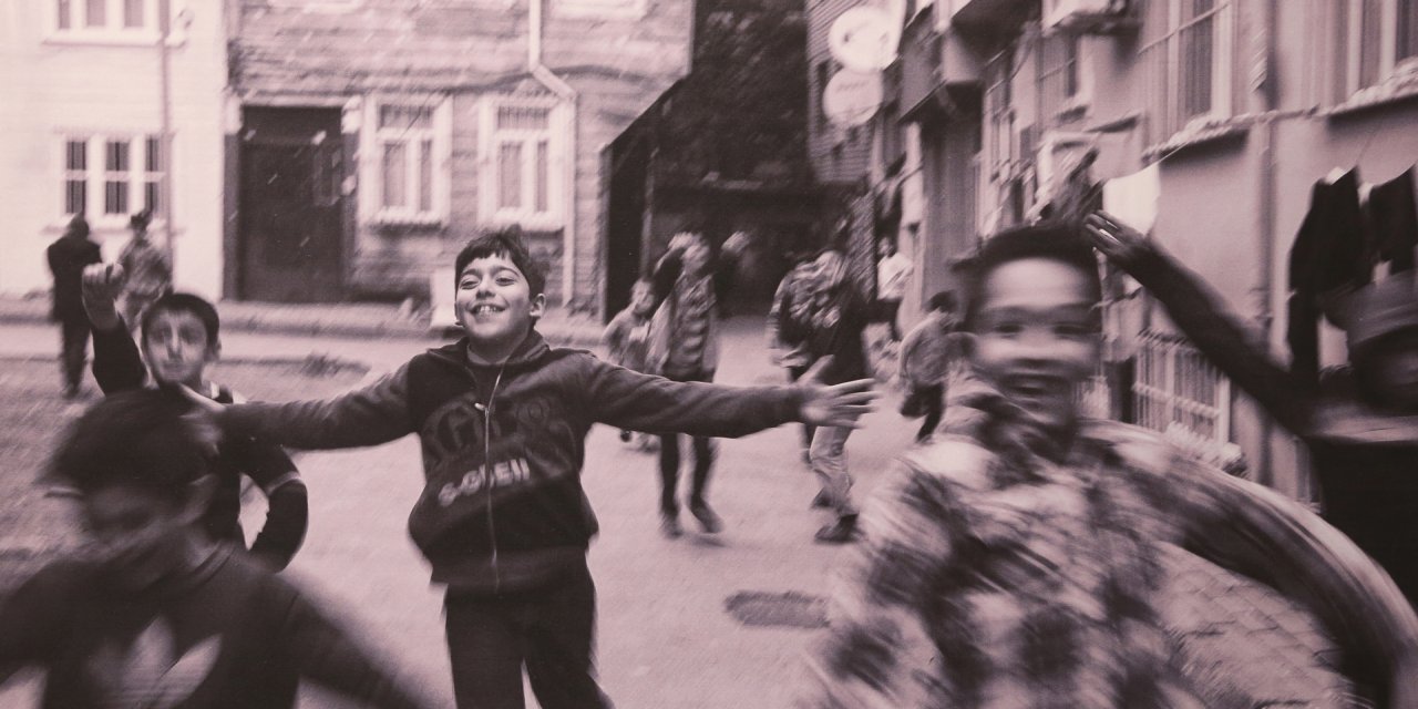 KÜÇÜKÇEKMECE BELEDİYESİ, BARIŞ KERİM CESUR'UN SERGİSİNE EV SAHİPLİĞİ YAPIYOR