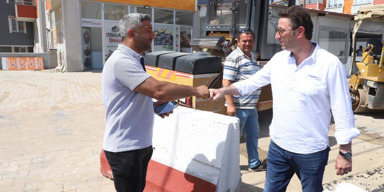 BANDIRMA'DA KAYACIK CADDESİ ASFALTLANIYOR