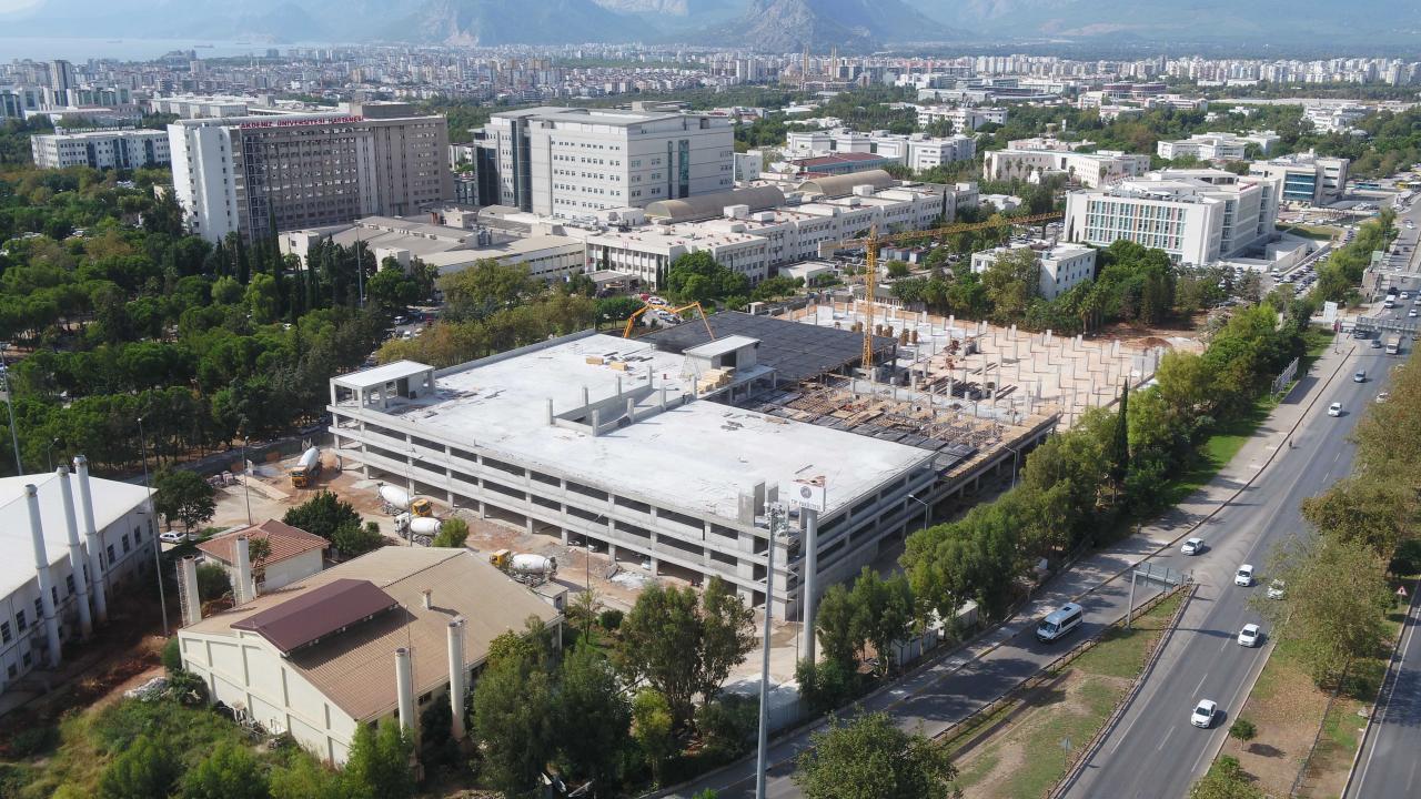 Akdeniz Üniversitesi Katlı Otopark Projesi Hızla İlerliyor