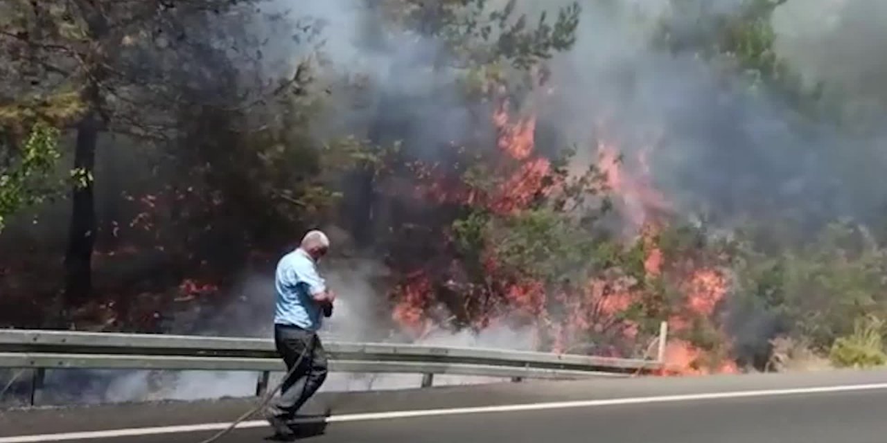MARMARİS'TEN SONRA ULA’DA ORMAN YANGINI ÇIKTI