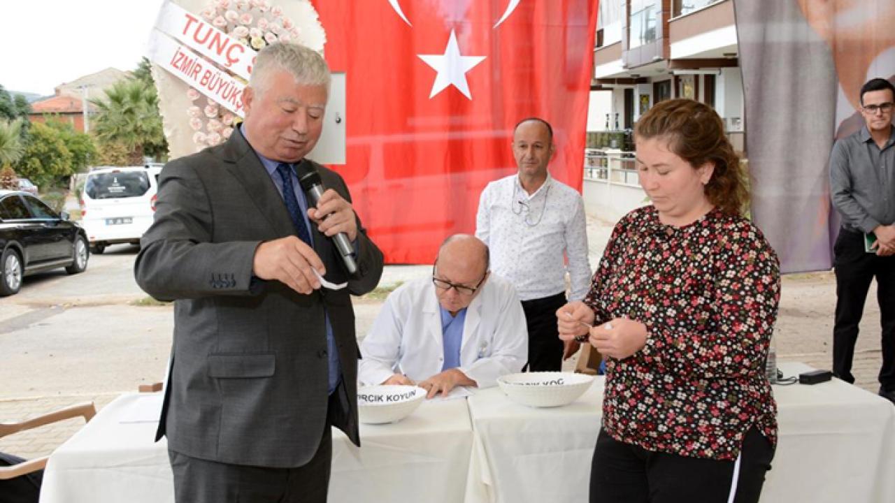 İzmir Büyükşehir Belediyesi’nde 34 üreticiye daha hayvan desteği