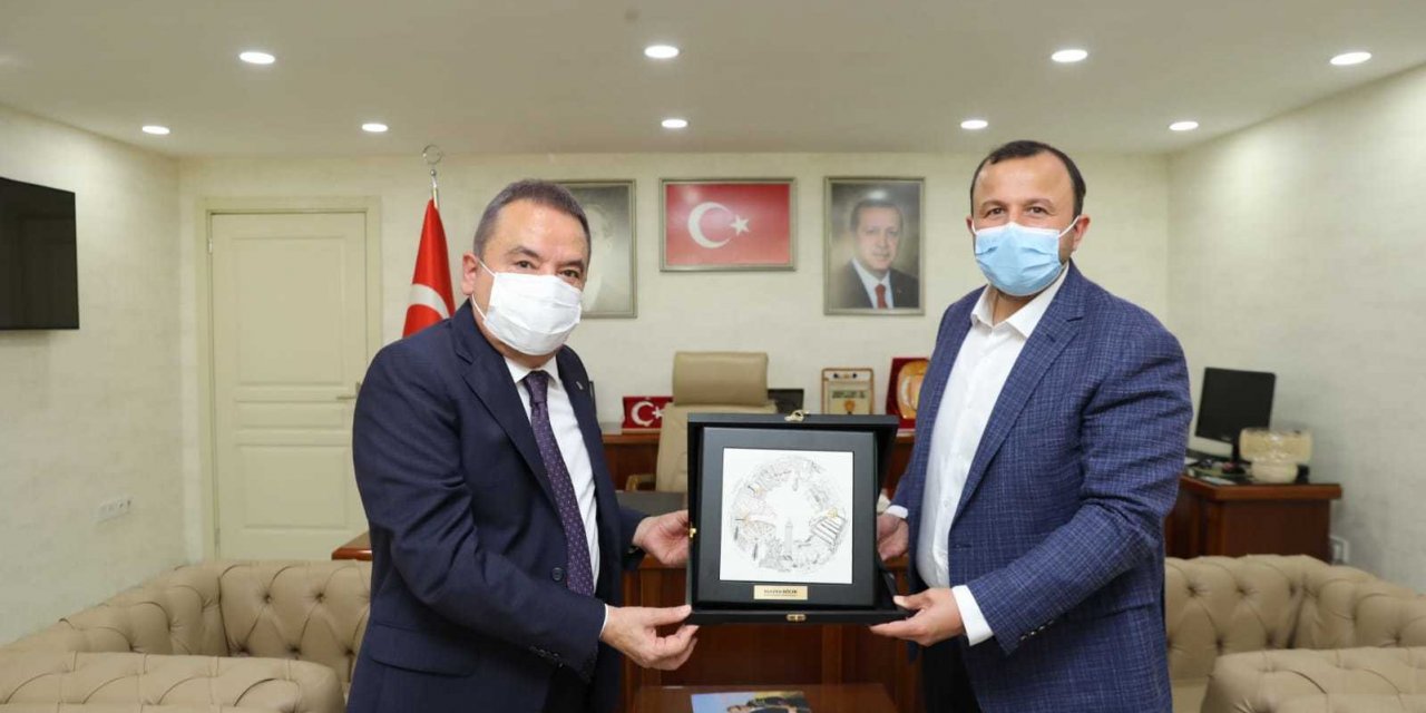 MUHİTTİN BÖCEK’TEN SİYASİ PARTİLERE TEŞEKKÜR ZİYARETİ