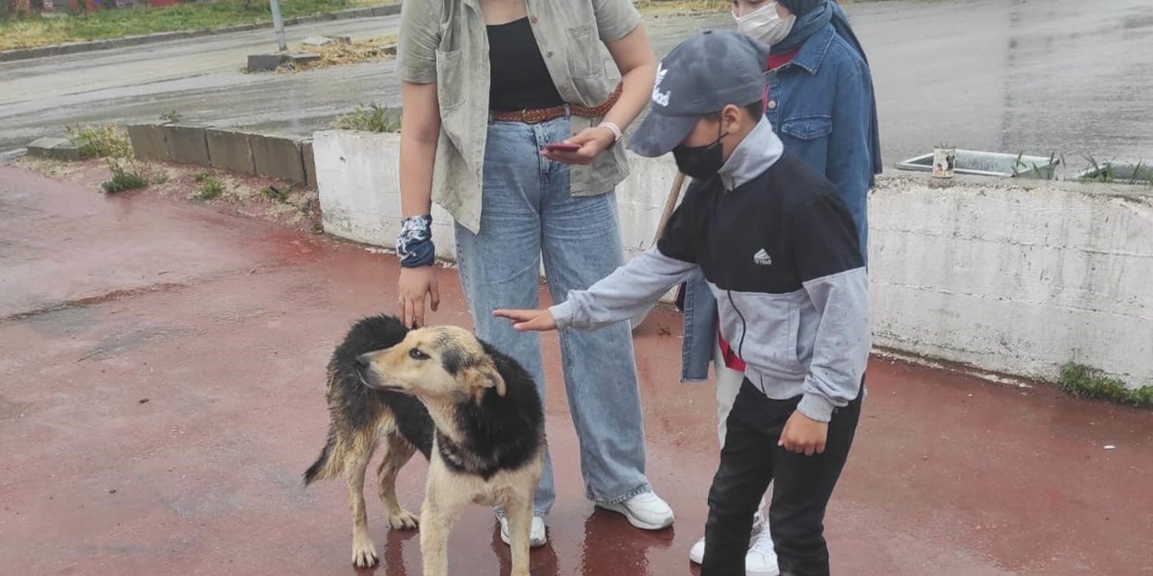 MÜLTECİÇOCUKLARDAN BARINAK ZİYARETİ