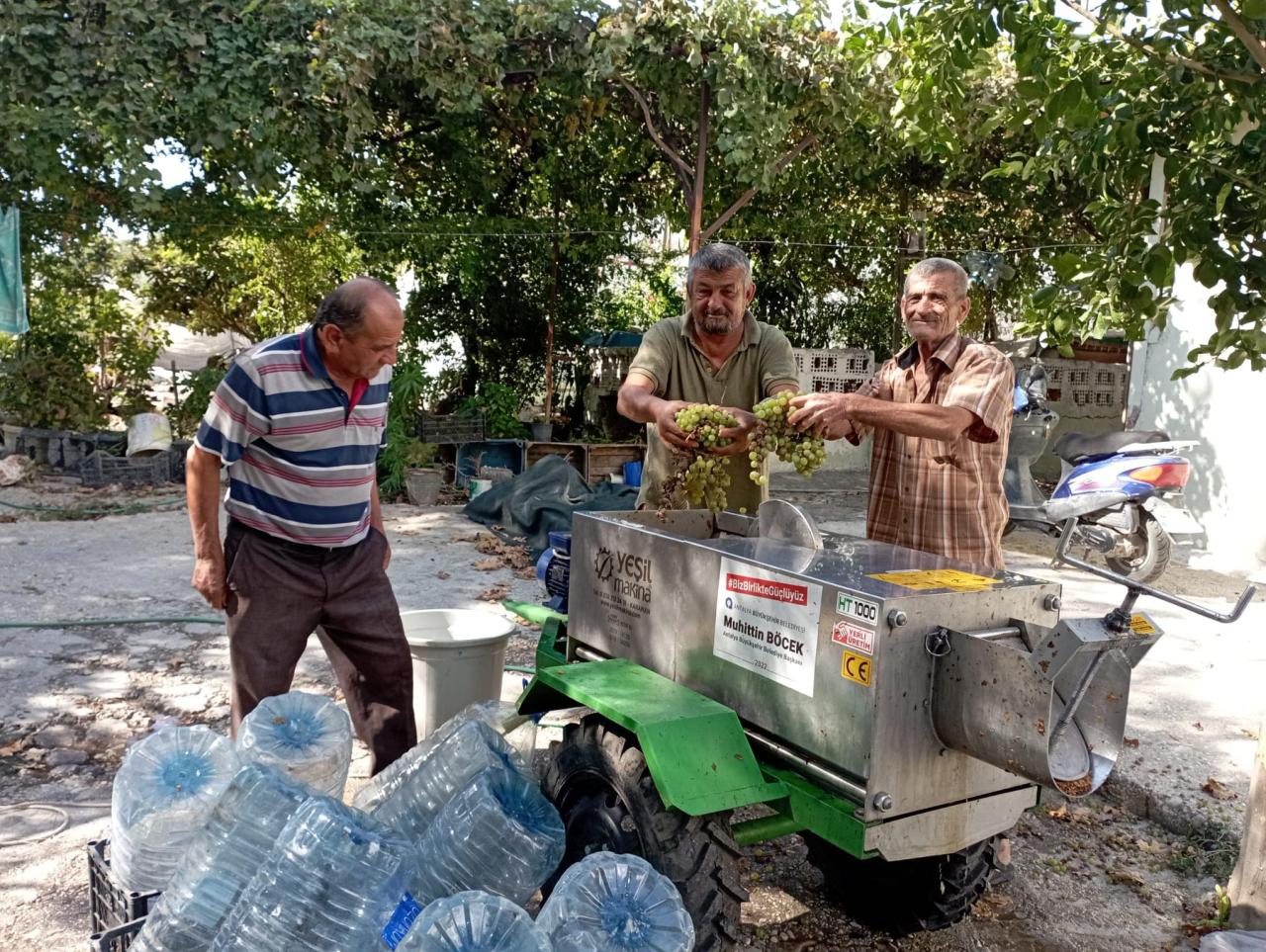 Büyükşehir Makine Hibeleriyle Vatandaşın İşini Kolaylaştırıyor