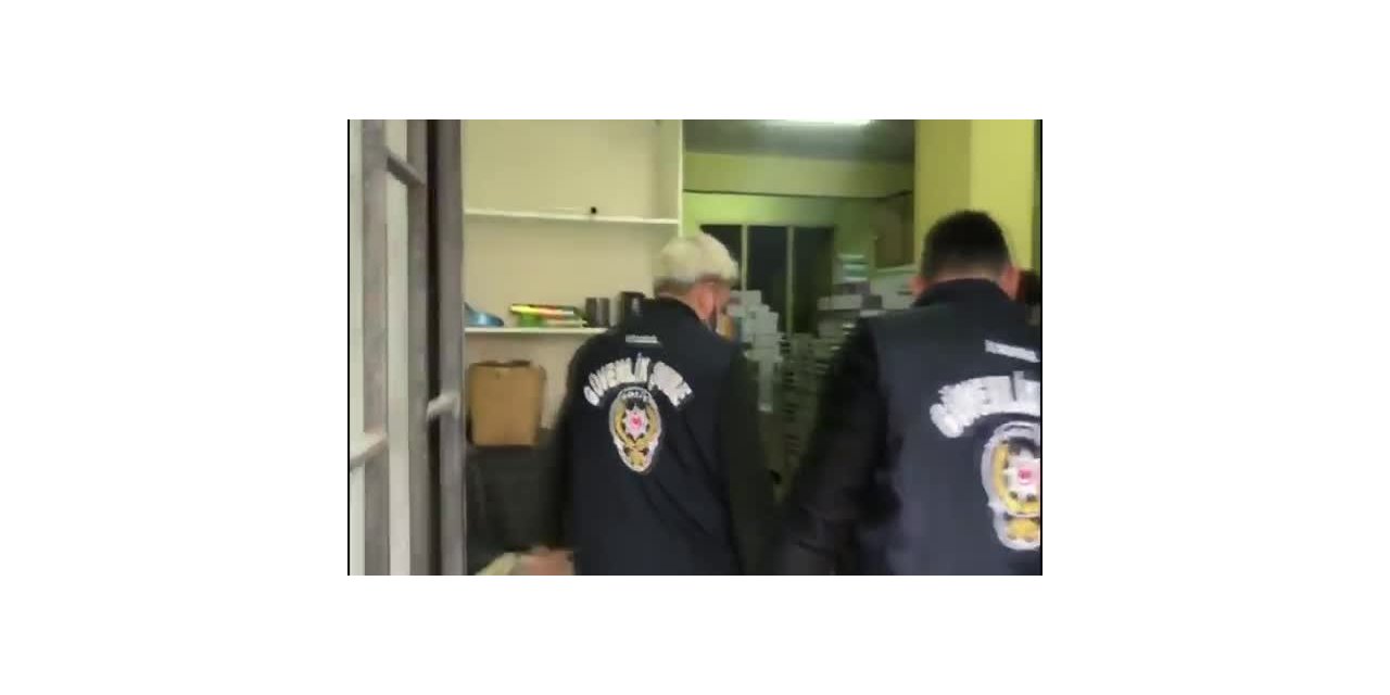 İSTANBUL'DA 59 BİN KORSAN KİTAP ELE GEÇİRİLDİ