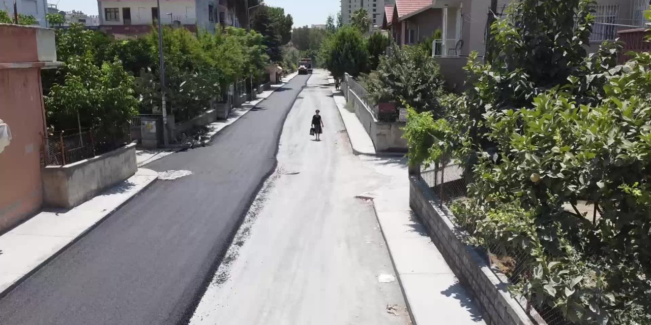 TARSUS’TA YOL ONARIM VE ASFALTLAMA ÇALIŞMALARINA DEVAM EDİLİYOR