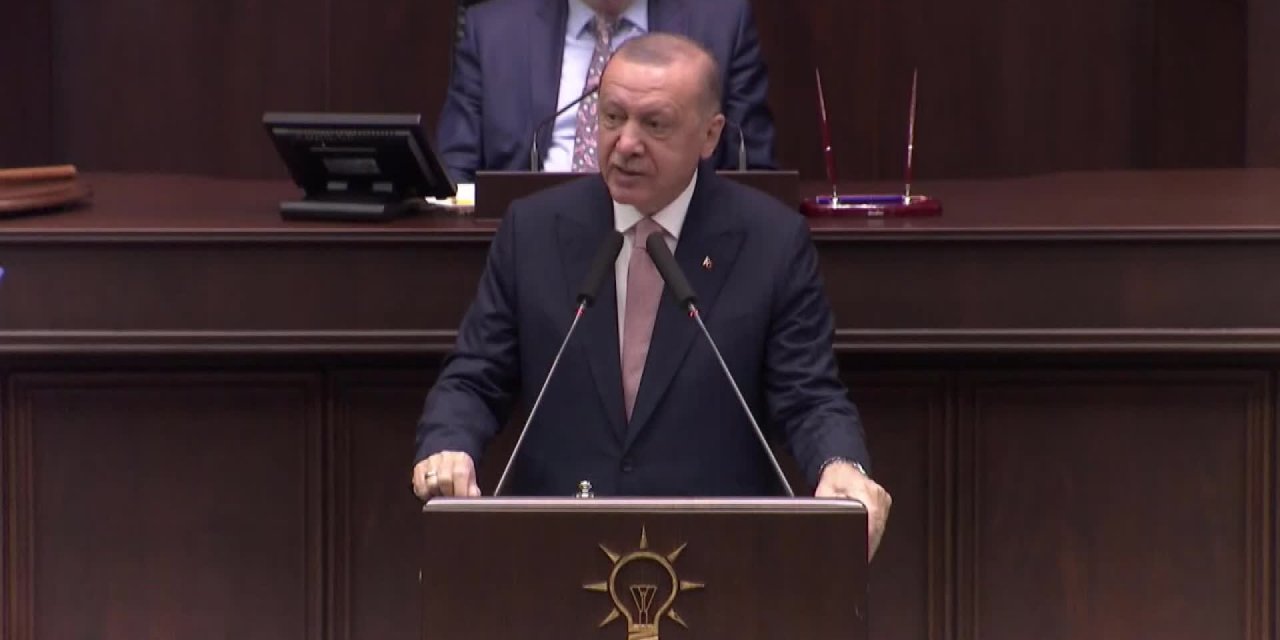 ERDOĞAN: SOSYAL MEDYA İLE İLGİLİ HUKUKİ ADIMLARI ACİLEN GÜNDEMİMİZE ALMAMIZ GEREKİYOR