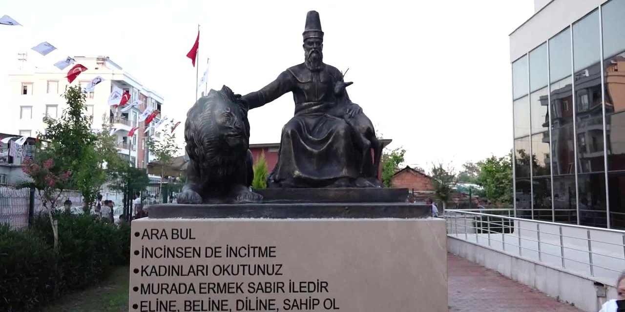 MURATPAŞA'DA HACI BEKTAŞ VELİ HEYKELİ TÖRENLE AÇILDI