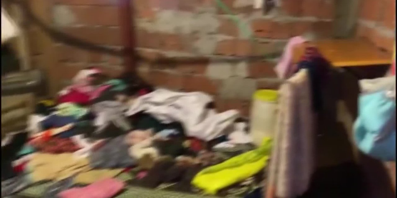 ÇOCUK VE KADINLARA DİLENCİLİK YAPTIRAN ÇETEYE OPERASYON: 30 GÖZALTI