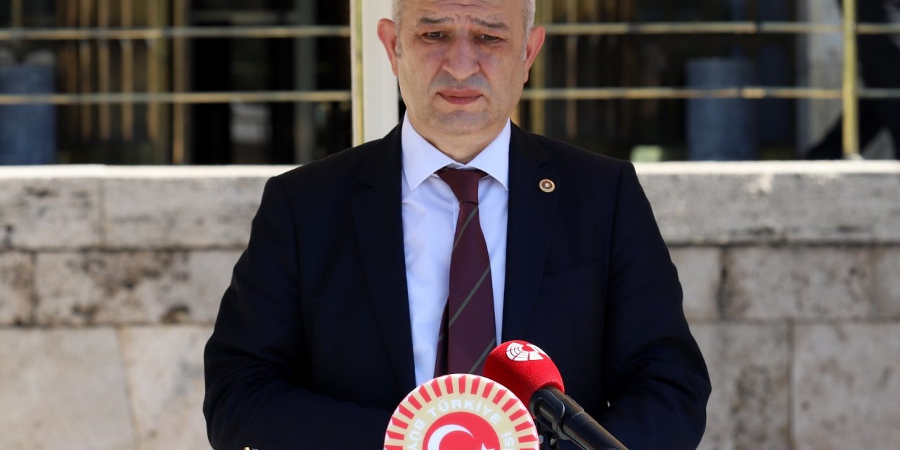 CHP’Lİ KASAP ASGARİÜCRETİN ALTINA ÜCRET ALAN HEKİMLER İÇİN KANUN TEKLİFİ VERDİ