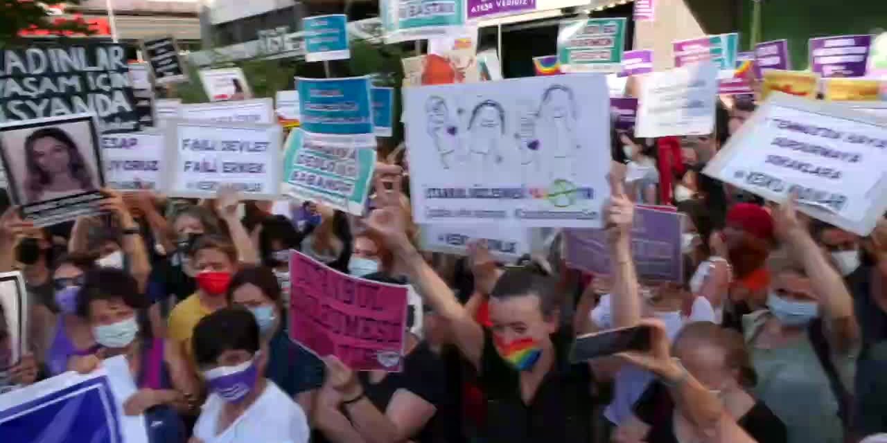 ANKARA’DA KADINLAR İSTANBUL SÖZLEŞMESİİÇİN SOKAKTAYDI: "KADINLARIN MÜCADELESİ UMUT OLAN TEK ŞEY"