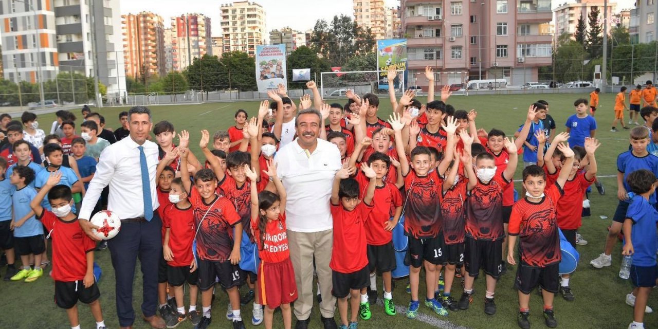 ÇUKUROVA BELEDİYE BAŞKANI ÇETİN, YAZ FUTBOL OKULUNUN AÇILIŞINI YAPTI